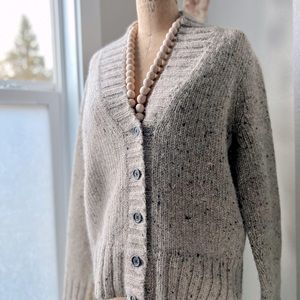 Handcrafted woven wool cardigan of your dreams ☁️☁️☁️